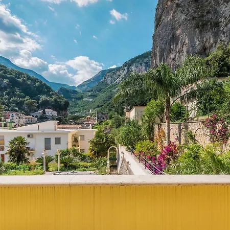 Bouganville House Appartamento