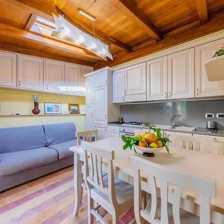 Bouganville House Appartamento *